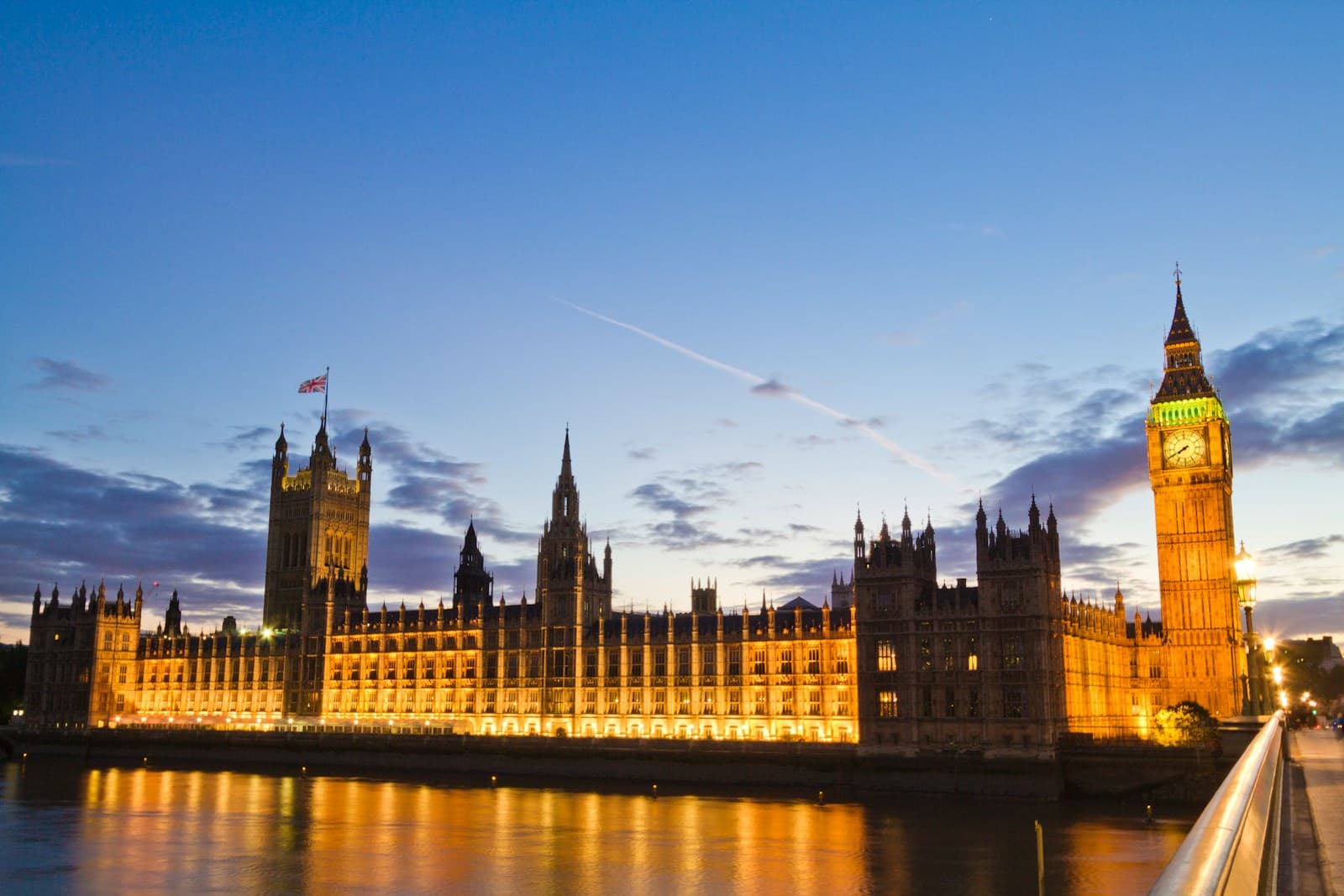 The Houses of Parliament and Big Ben lit up at dusk